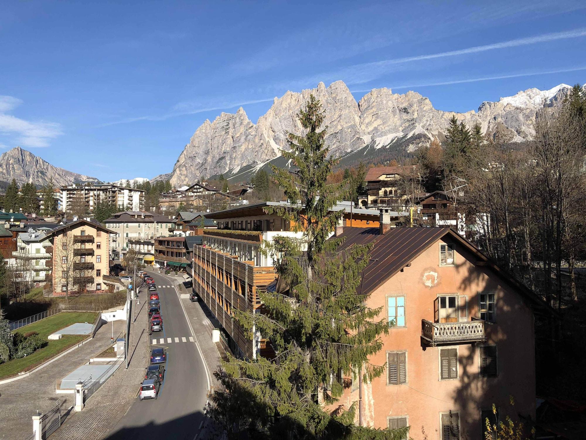 Hotel Majoni Cortina dʼAmpezzo Esterno foto