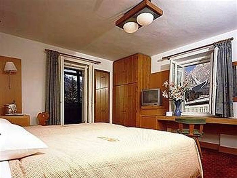 Hotel Majoni Cortina dʼAmpezzo Camera foto