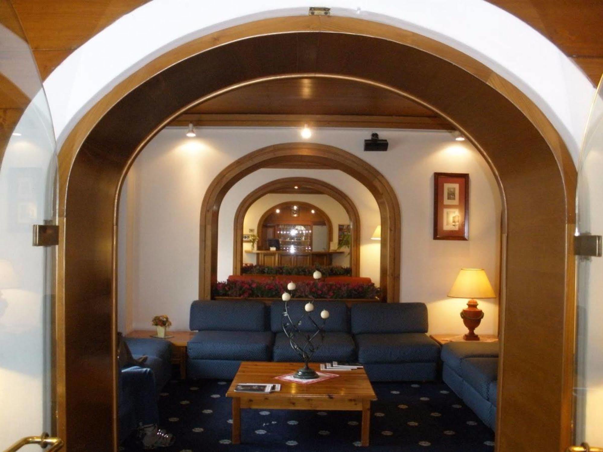 Hotel Majoni Cortina dʼAmpezzo Esterno foto
